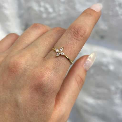 انگشتر زنانه طلا گل چهار پر سفید