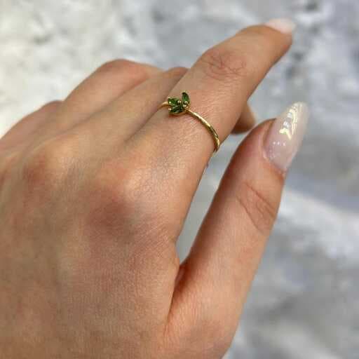 انگشتر زنانه طلا لاله سبز