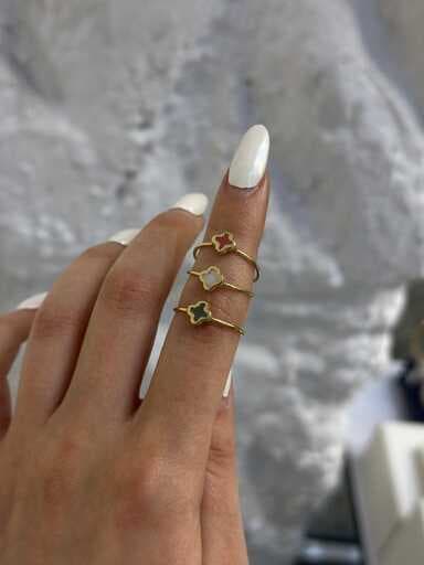 انگشتر طلا زنانه ونکلیف مینا سفید