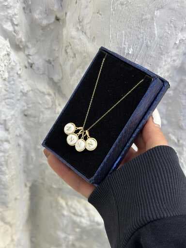 پلاک طلا کادویی صدفی حرف F